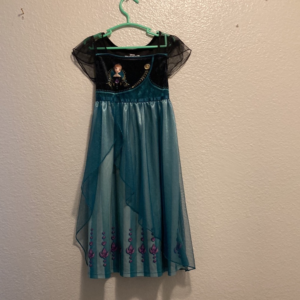 COPY - EUC ANNA FROM FROZEN 2 SZ 4T